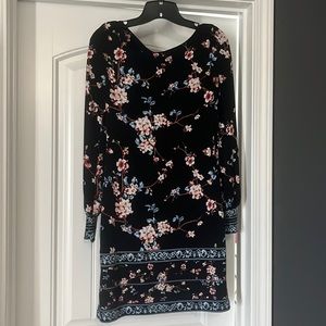LONG SLEEVE WHITE HOUSE BLACK MARKET DRESS XXS